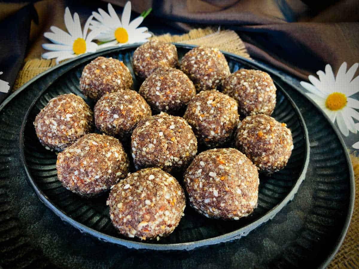 Sprouted Ragi Nuts Laddu